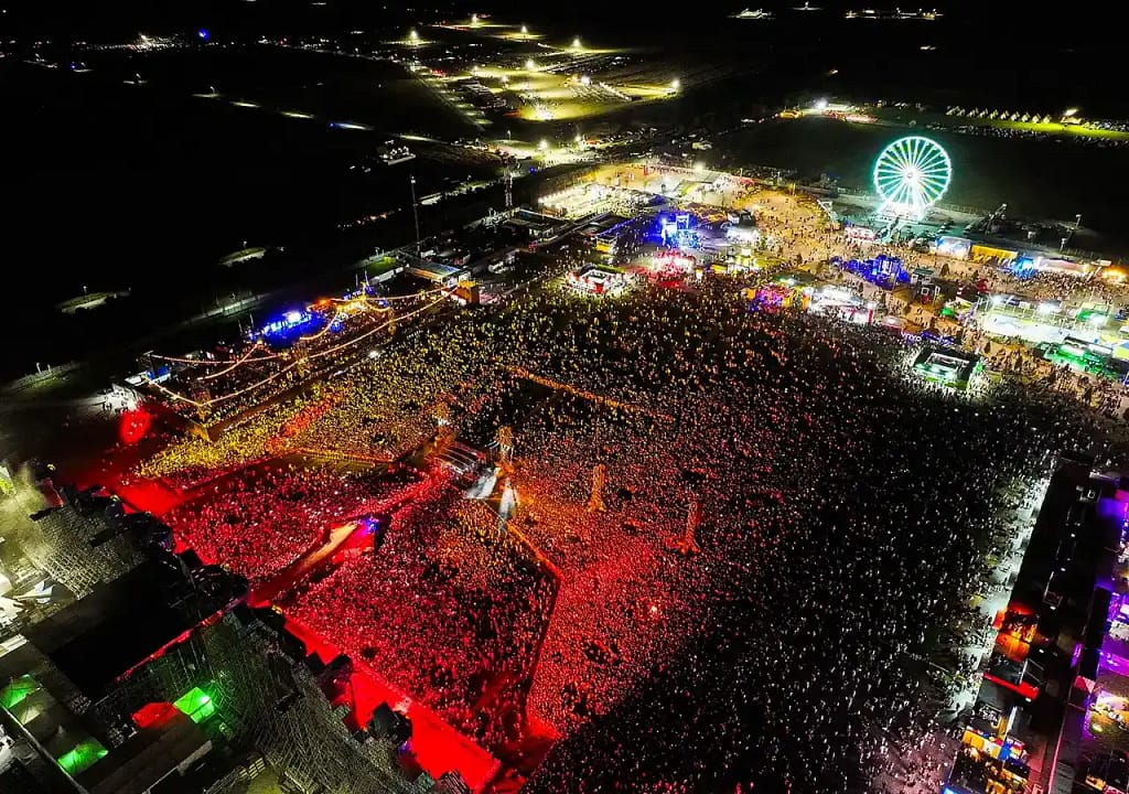WIRELESS FESTIVAL DIN LONDRA S-A ANULAT, IAR BEACH, PLEASE! OFERĂ O ALTERNATIVĂ PENTRU DEȚINĂTORII DE BILETE 1 beach please festival